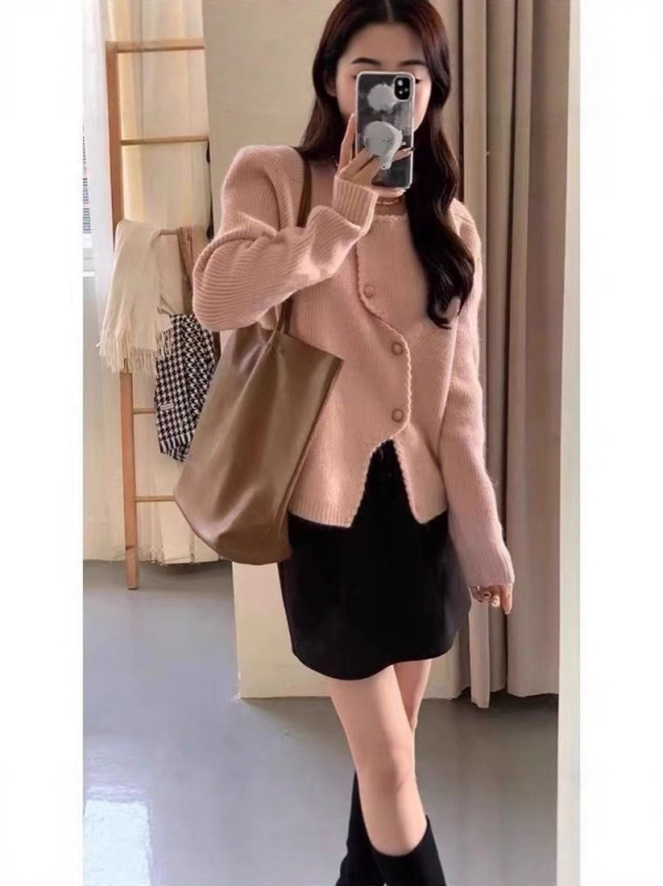 女性用の不規則な小さな香りのニットカーディガン、春と秋のデザイン、ニッチで優しく、柔らかく、ワックスのようなルーズなショートセータージャケット|undefined