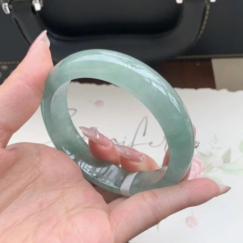 Vòng tay ngọc bích tự nhiên Myanmar hàng A, phong cách bán sơn thủy, đường kính trong 52–64 mm chi tiết 7