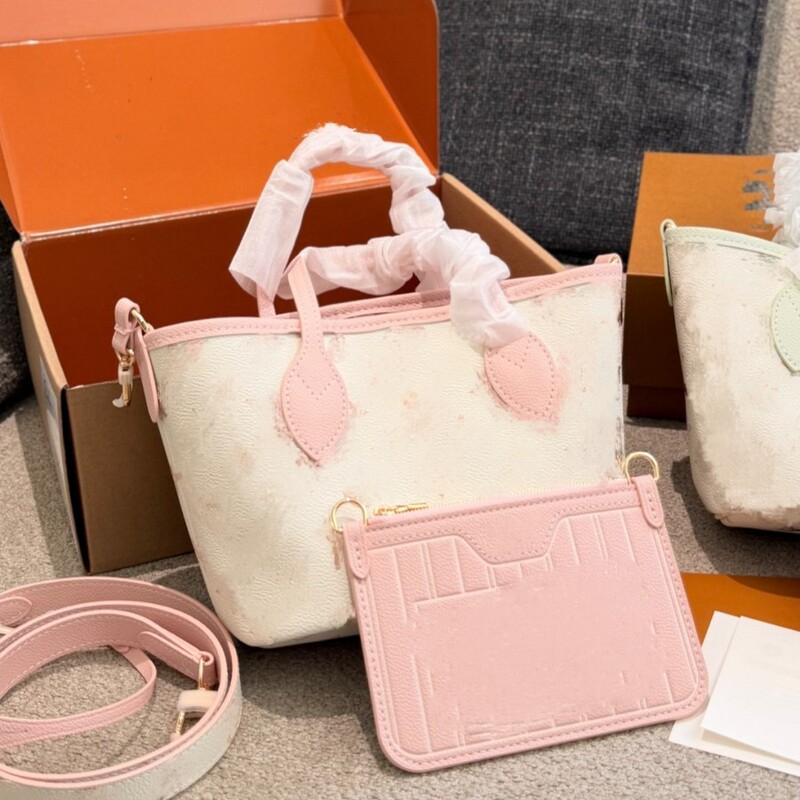 26 New double-sided Neverfull BB handbag, shoulder bag, and crossbody bag 26 New double-sided Neverfull BB handbag, shoulder bag, and crossbody bag