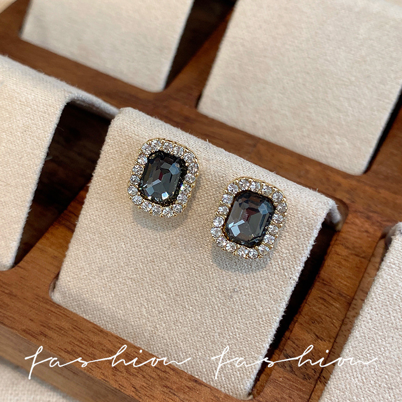 Pendientes de perlas para mujeres ins estilo simple alto sentido nicho temperamento pendientes en línea celebridad retro pendientes aguja de plata al por mayor