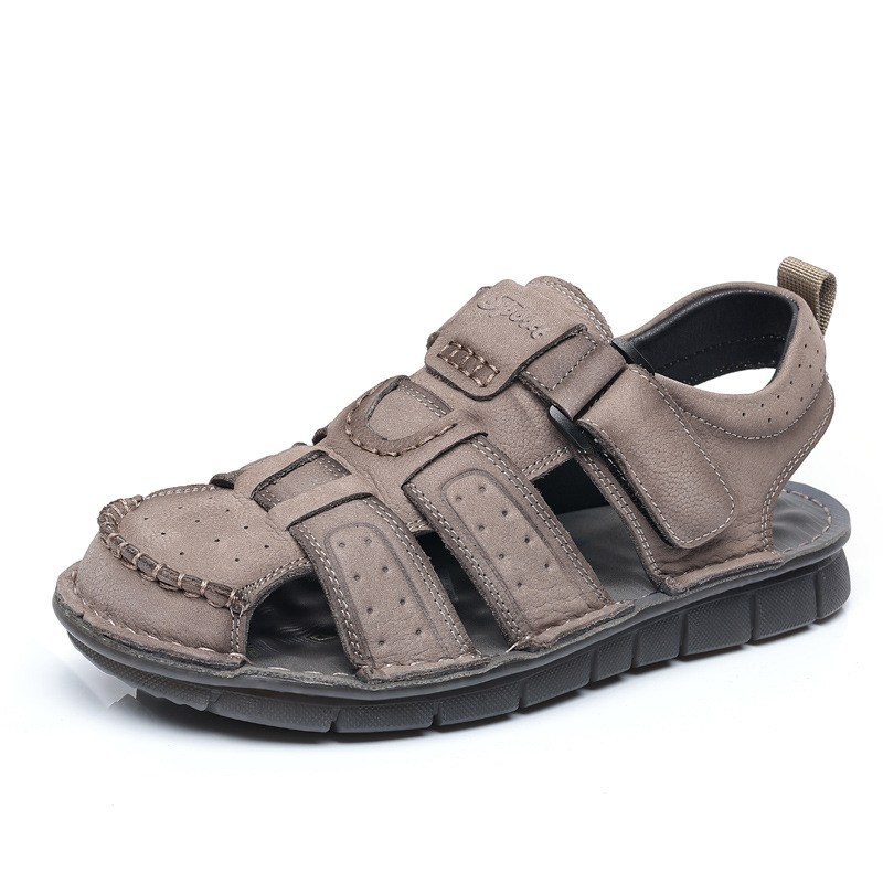 Sandalias de cuero de vaca de verano para hombres, zapatos de playa de cuero, aire permeable, zapatos casuales para hombres de mediana edad, suaves.