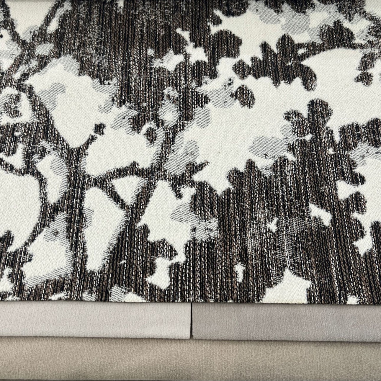 金蟾布艺1500克高克重提花设计师窗帘面料抱枕样板房新工艺2025款