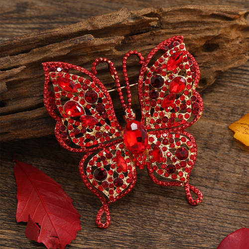 Creative Diamond Vintage Butterfly Brooch Fashion Simple Hollow Insect Women's Coat Flower Bag Clasp Accessory