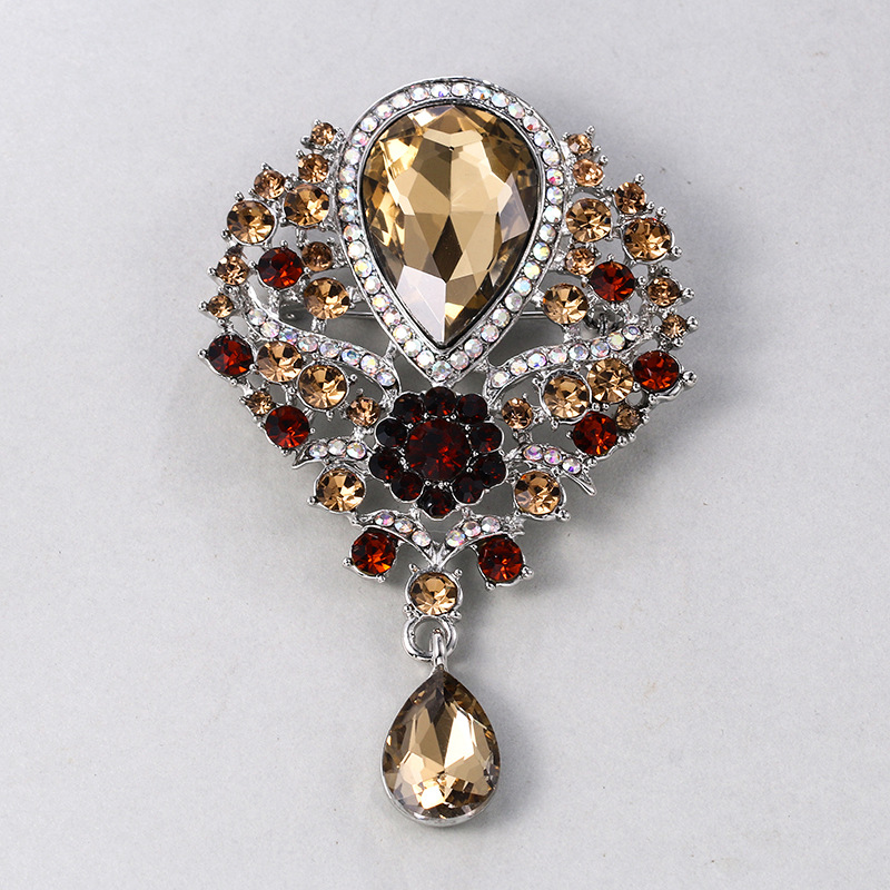 Broche en cristal de luxe européenne et américaine pour femme, broche florale à porter à la main pour décoration de mariage, assortie_voghion.com