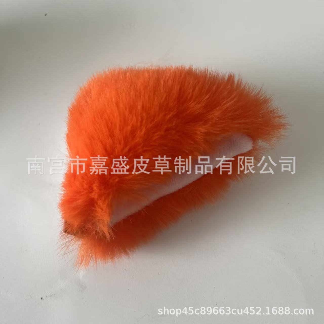 오렌지색 파우더 안에 하나