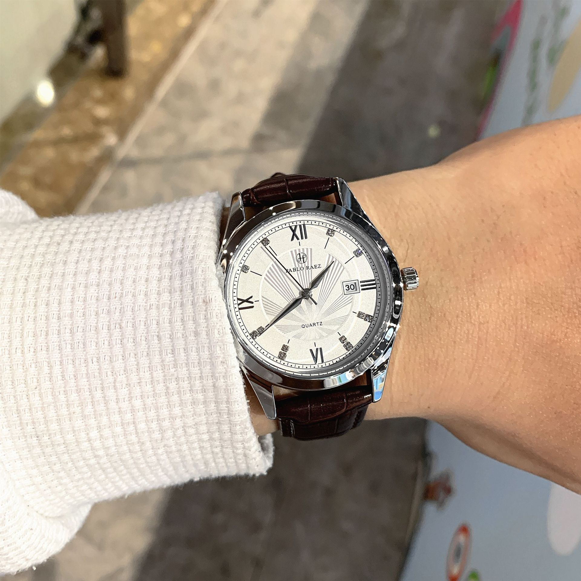 Douyin live broadcast popular men's high-quality stainless steel watches with good looks and cross-border e-commerce hosting and wholesale delivery_voghion.com