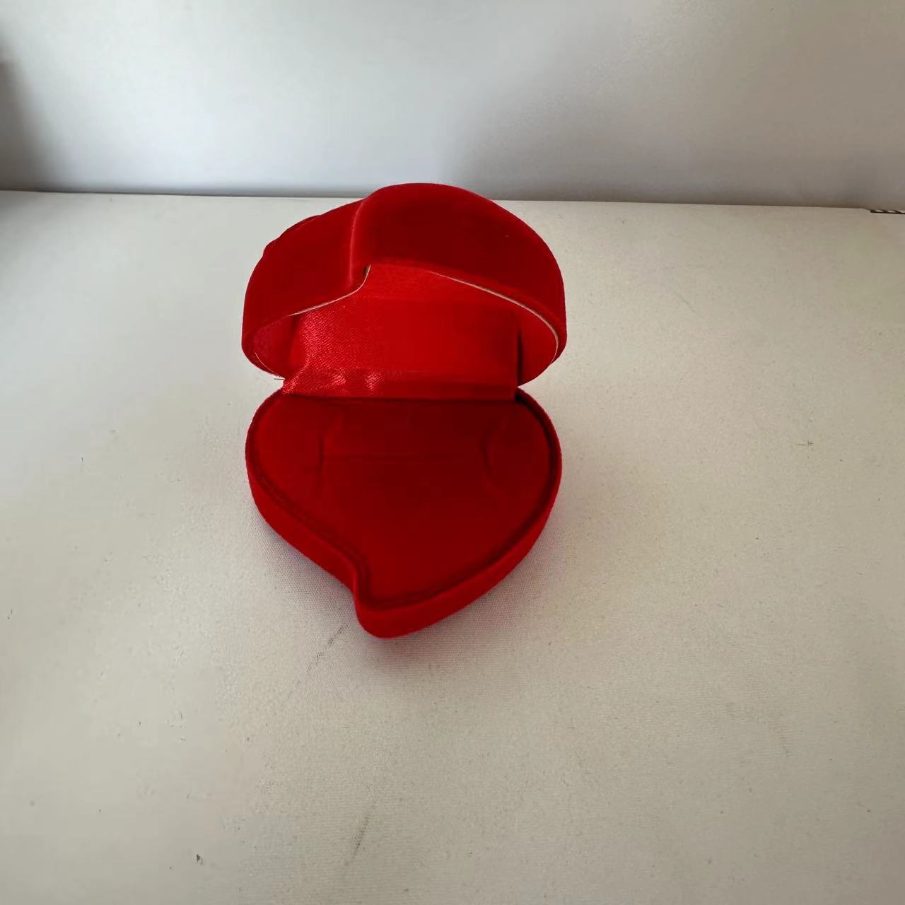 5cc2c2780fa4916e858b8de34175de