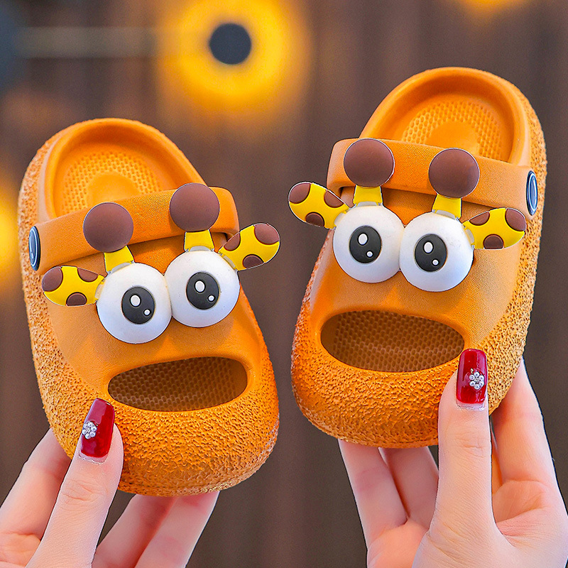 Zapatillas para bebés para hombres zapatos para niños nuevos zapatos de verano para bebés pequeños antideslizantes con suela suave para niños sandalias.