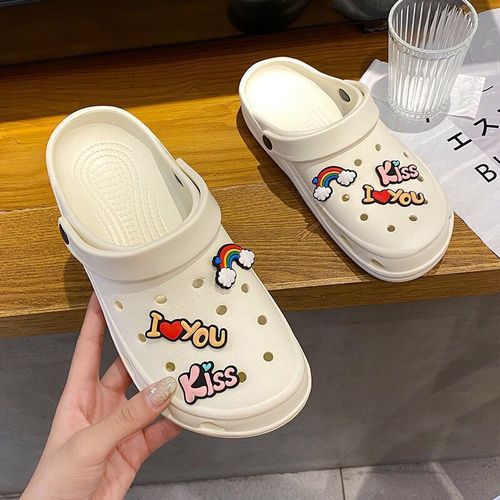 Women's holey shoes, INS anti-slip soft bottom, women's student head covering, sweet and fashionable beach nurse sandals, women's summer outerwear