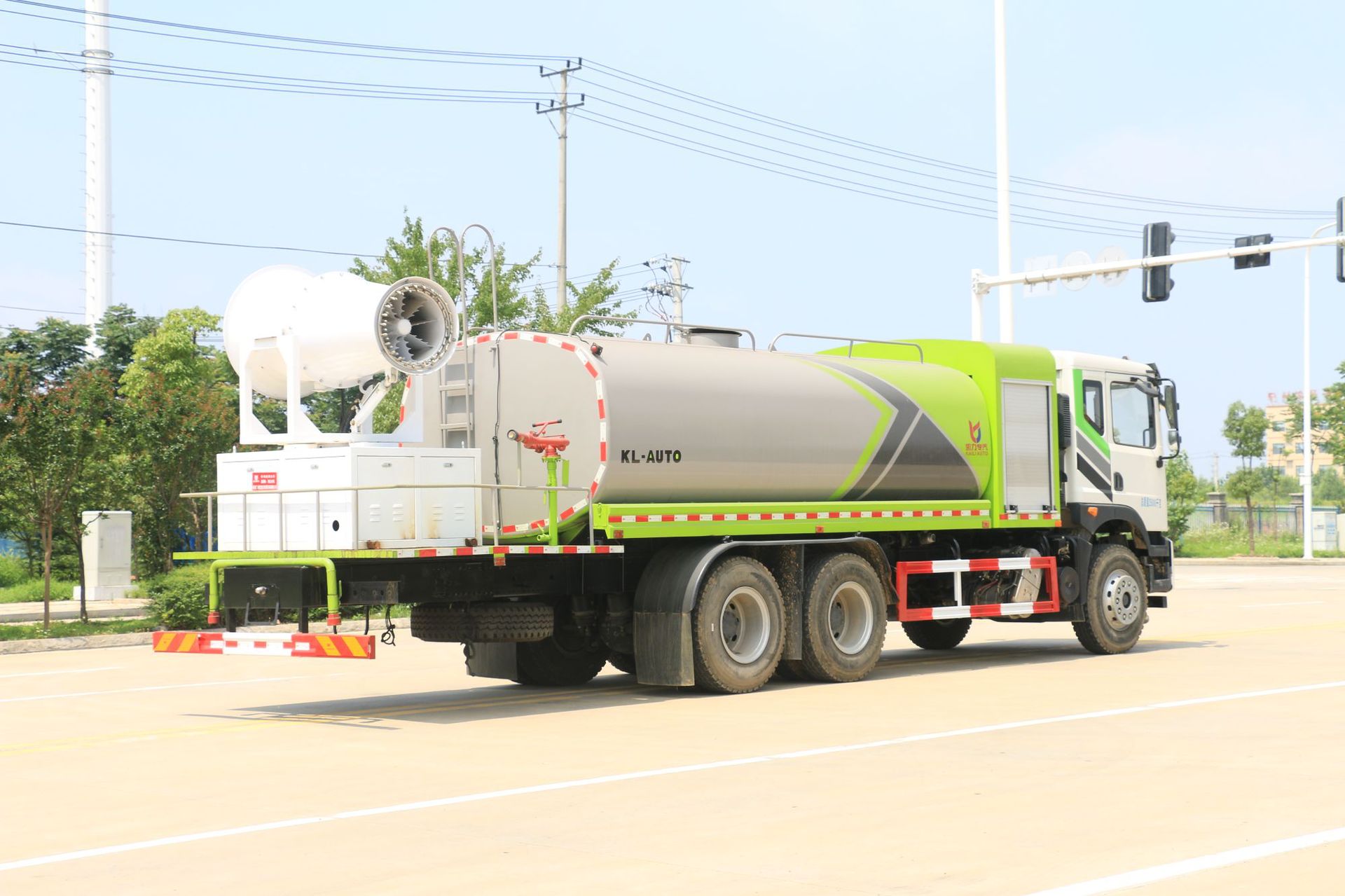 Dongfeng Huashen Rear Dual-Axle 17-Ton Multifunctional Dust Suppression Truck 60- 120m Cannon for Haze Removal and Dust Reduction at Demolition Sites