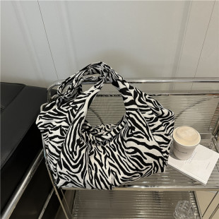 ���y���´���������㼑��L���e���������r�г���Ҹ�μ�����Ů��