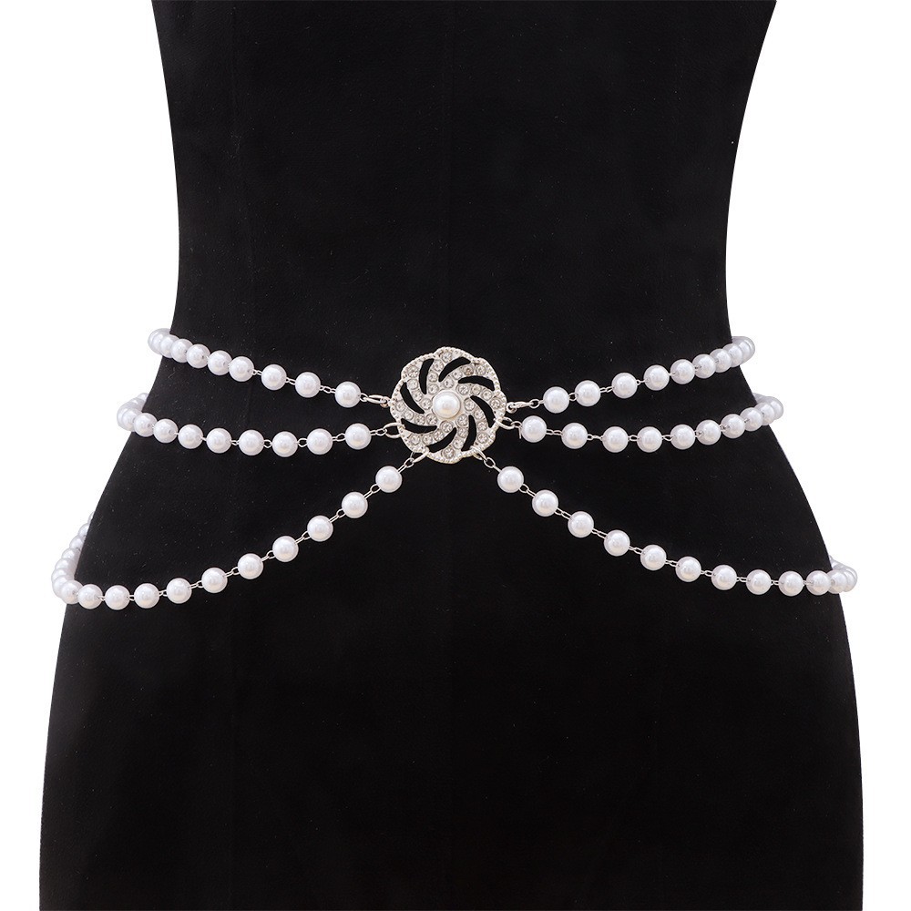 Поясная цепочка с многослойным жемчугом и бриллиантовым диском белого цвета K