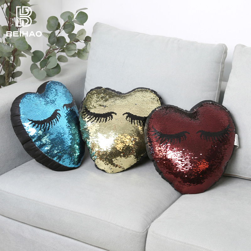 Europa y América nueva almohada de lentejuelas de poliéster pestañas en forma de corazón almohada con núcleo sala de estar sofá modelo hogar almohada decorativa