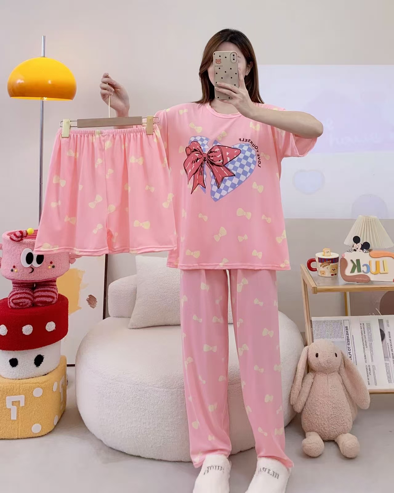 Pijamas de verano transfronterizos pijamas de leche de seda de tres piezas set de dibujos animados comercio exterior ropa para el hogar pantalones de mangas cortas lindos