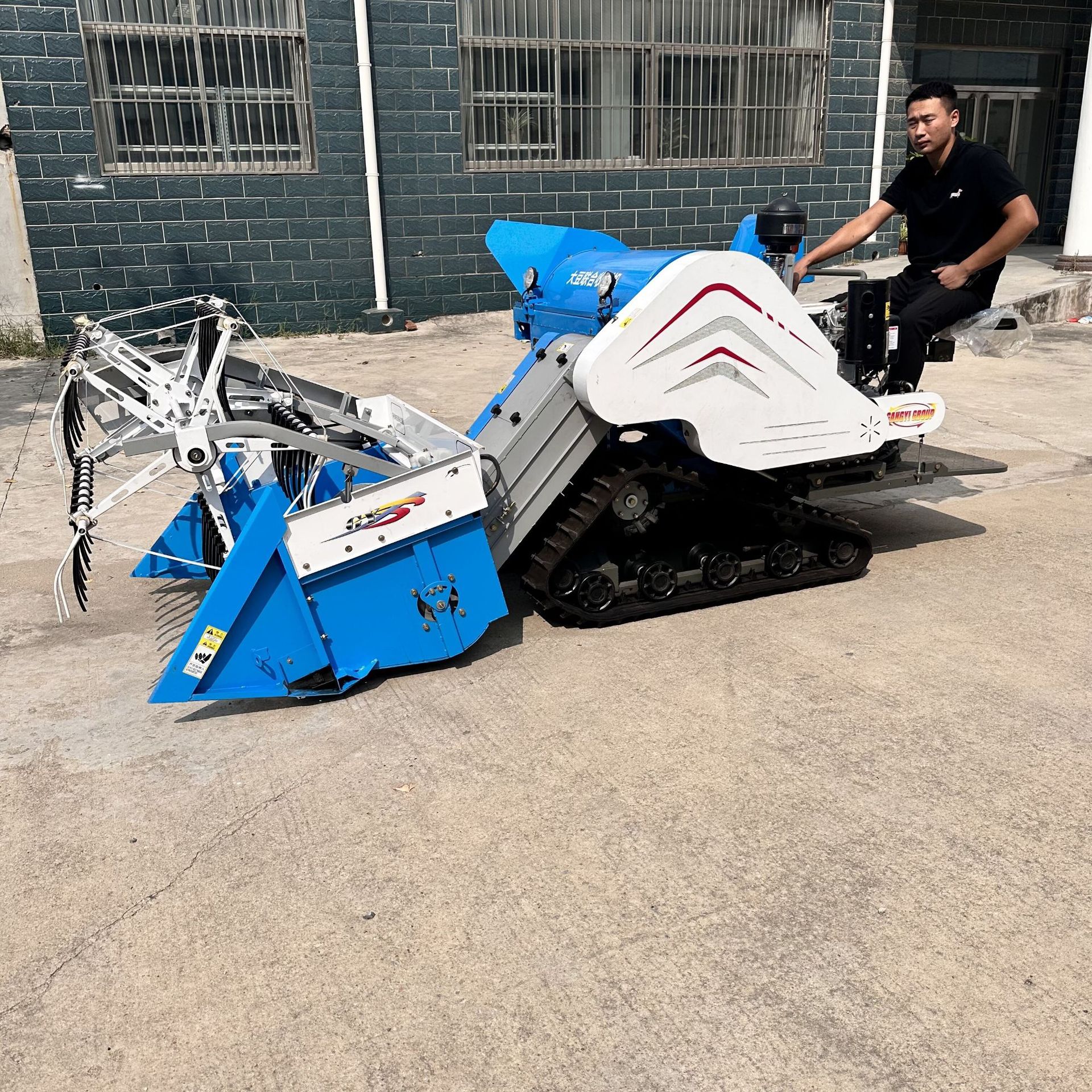 厂家25马力收割机收割机 履带水旱两用收获机小地块山区丘陵套种