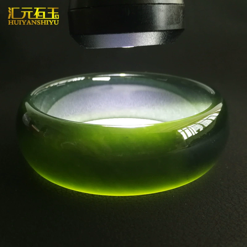 Имитированная нефритовая bracelet