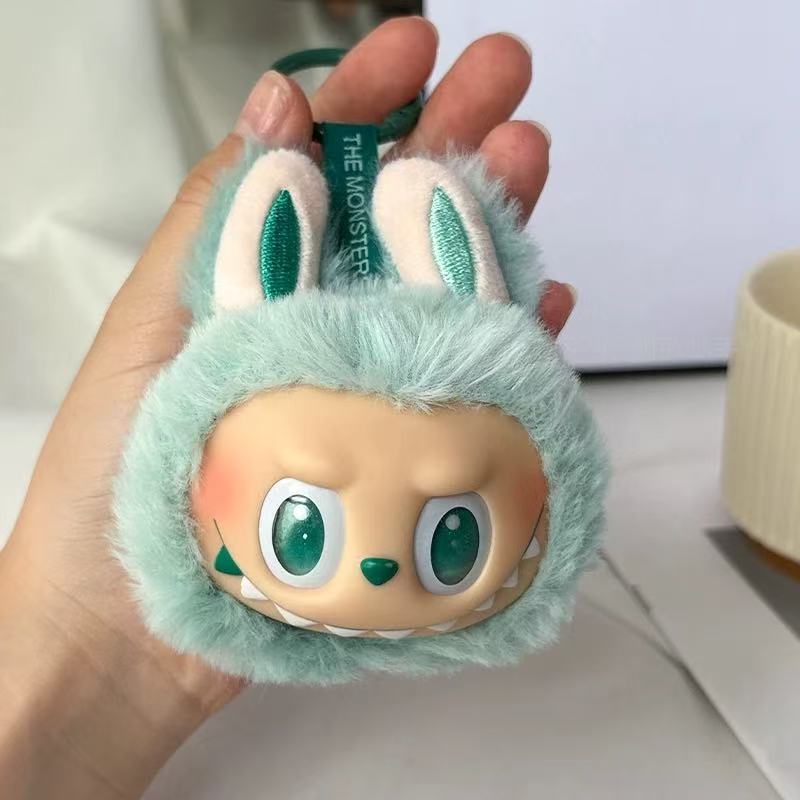 Caricaturas lindas peluche tela de tela llavero regalo creativo bolsas colgantes estandos pequeños productos