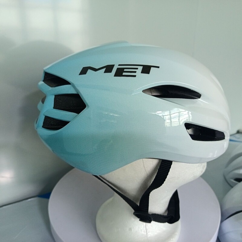 Genuine cycling helmet, Italian men's and women's cycling helmet, one-piece molded aerodynamic road and mountain bike helmet Genuine cycling helmet, Italian men's and women's cycling helmet, one-piece molded aerodynamic road and mountain bike helmet
