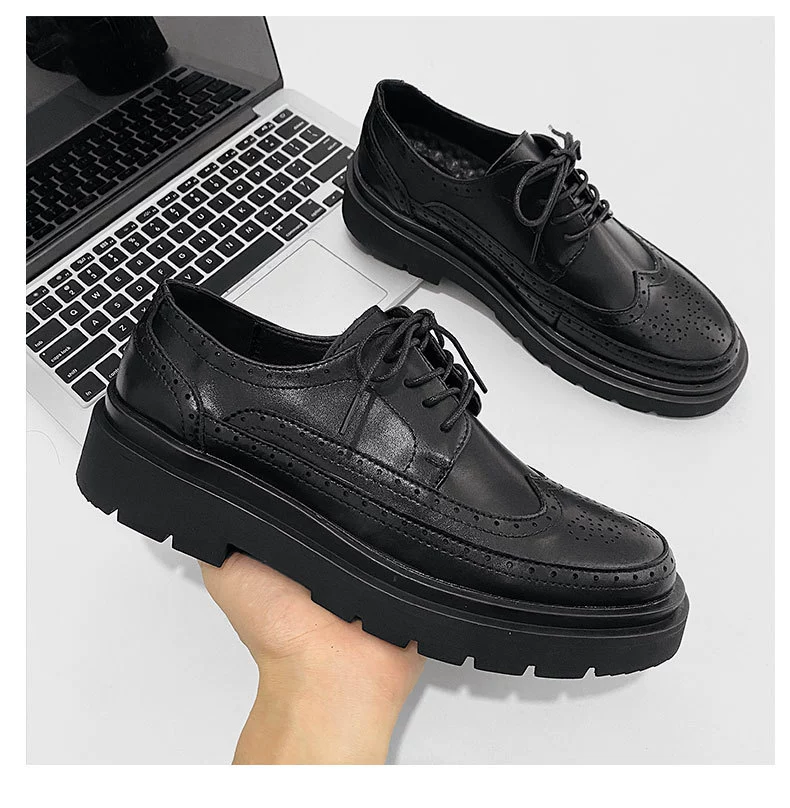 Молодежная кожаная обувь Мужская резная обувь в британском стиле из воловьей кожи Повседневная Лучшая мужская Маленькая кожаная обувь на платформе Модная обувь