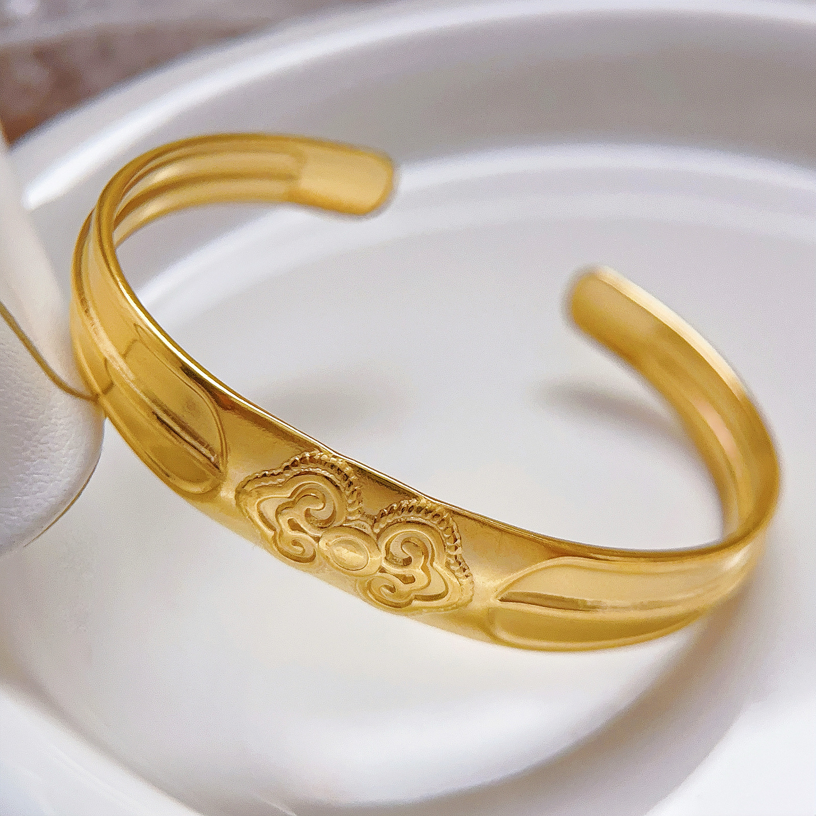 Brazalete de acero inoxidable simple mate antiguo no desvanecerse al por mayor