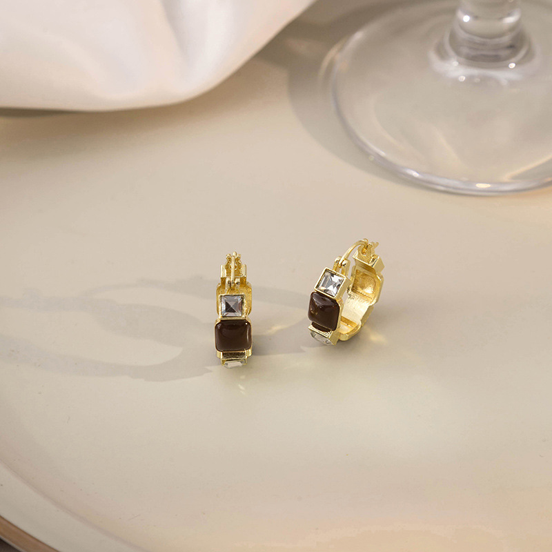 Otoño e Invierno Retro Maillard atmósfera de estampado de leopardo pendientes encantadores de alta calidad de pata de gallo de mariposa pendientes asimétricos