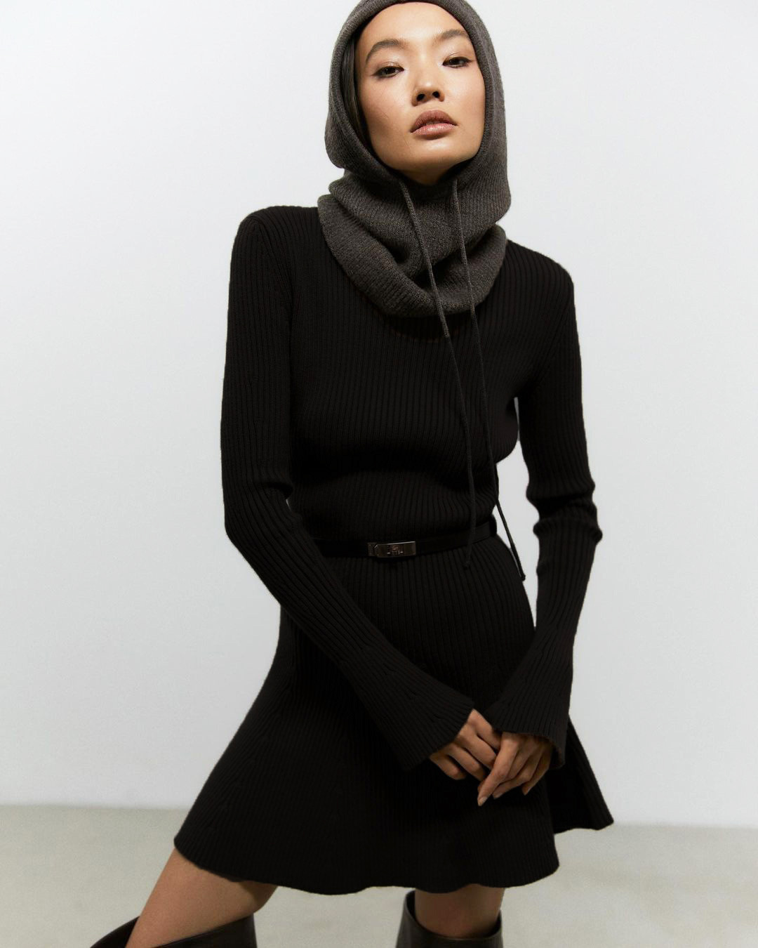 ChicShe ChicShe 2024 Autumn Winter Turtleneck Knitted Petite Pullover Women's Sweater Dress Black Thick Style_voghion.com