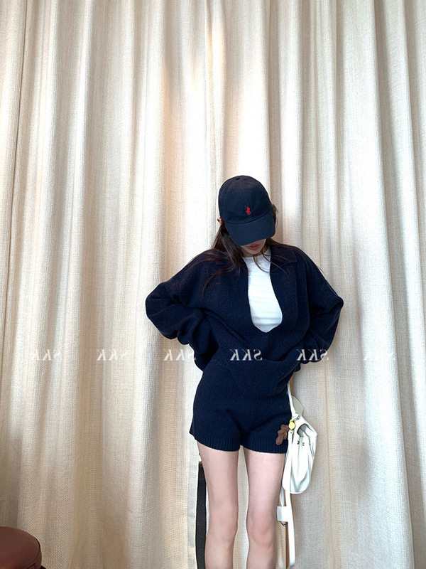 Skk Store 自在起居 松弛感羊毛大V领坑条针织衫短裤休闲套装女秋|undefined