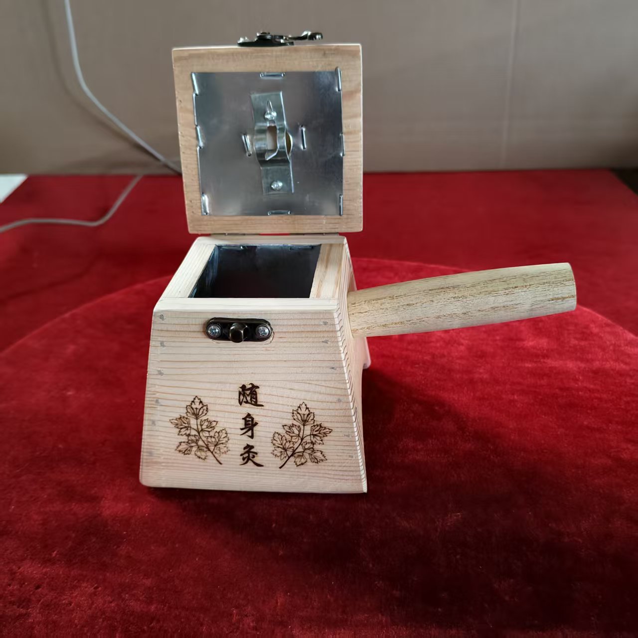 Solid Wood Moxibustion Box Trapezoid Hanging Needle Design Portable Self Moxa Therapy 250g key features