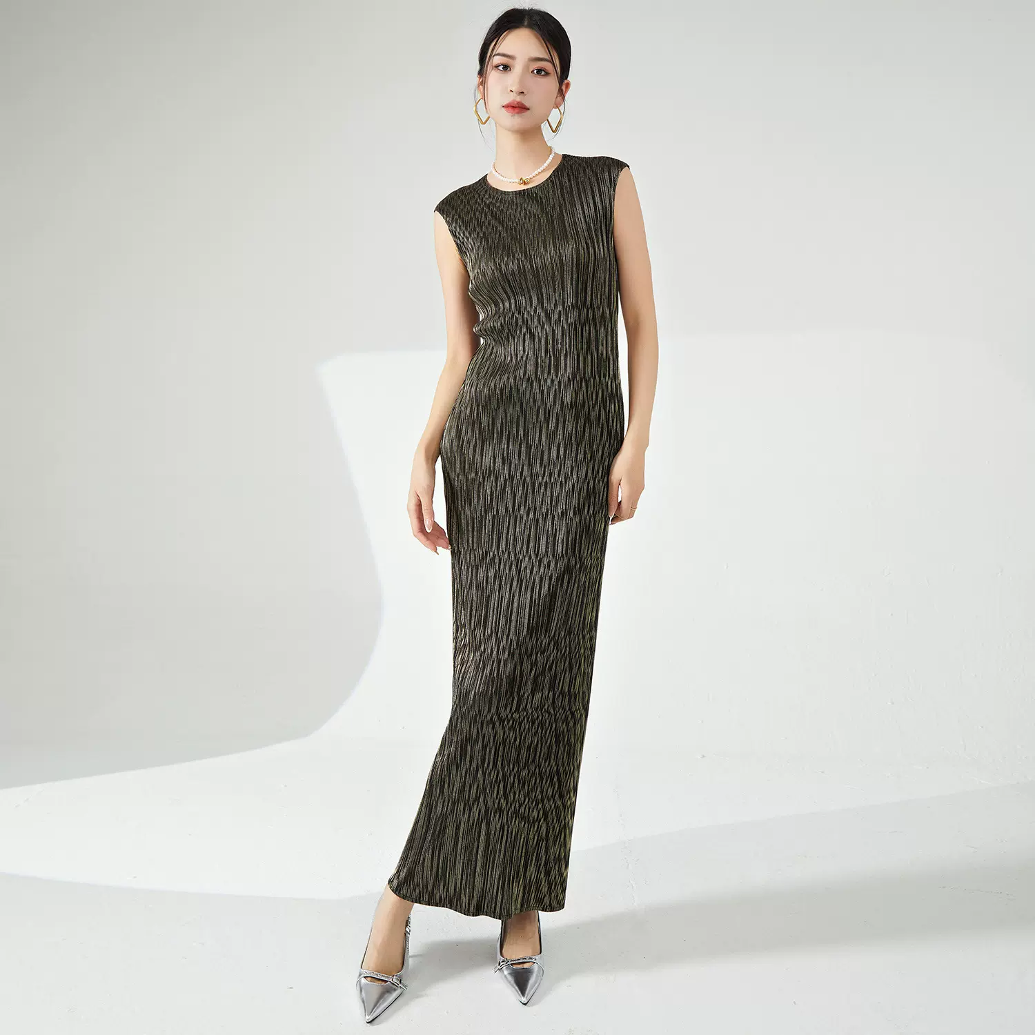 洋气质感三宅连衣裙女装夏季烫金直筒长裙高级感气质优雅法式礼服