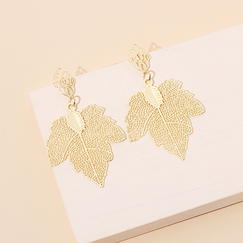 6g Weight Earrings Classification Wedding, Travel Occasion Women'S Gender Simple Style Style Gold Color Retro Hollow Leaf Earrings 3