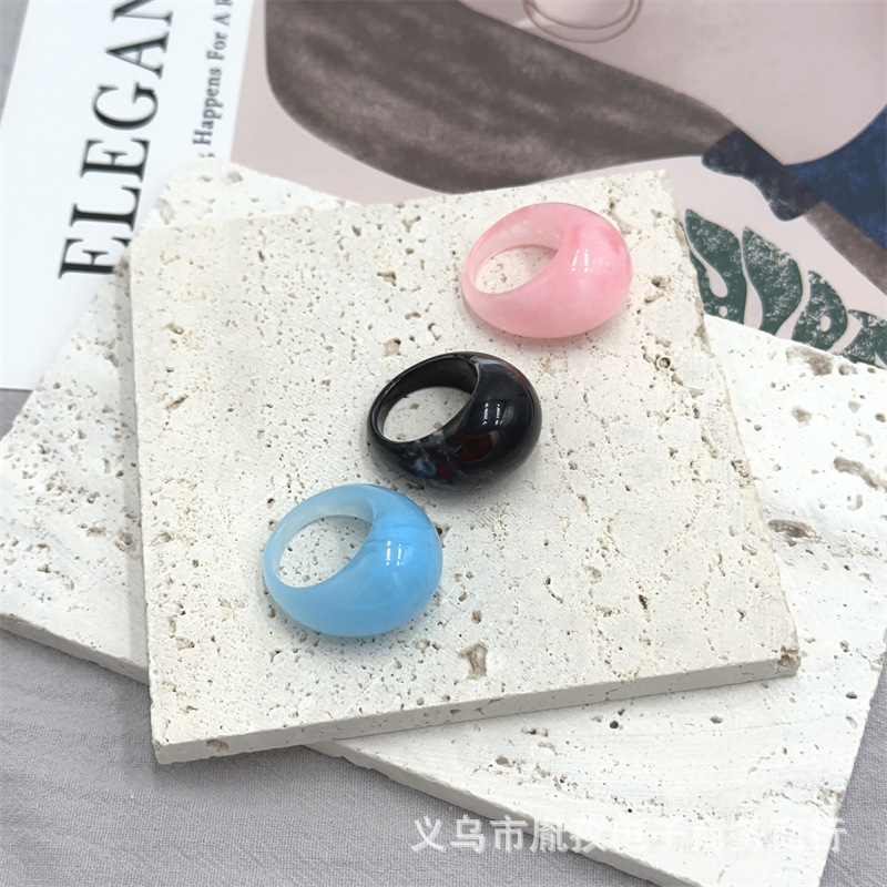 Nuevo Amazon transfronterizo estilo coreano nuevo anillo de resina retro Mori estilo frío ins anillo de celebridad de Internet para las mujeres