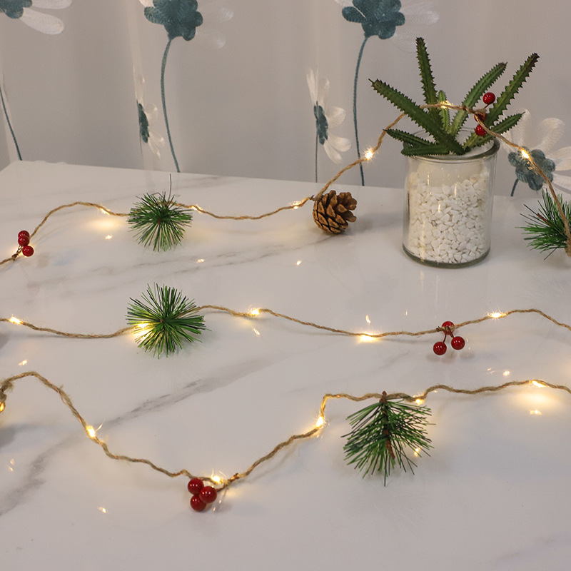 Nuevo Amazon Navidad Pino cono luz cadena aguja de pino decorativo LED Luz de alambre de cobre pequeña Mora fruta tirar bandera creativa luz decorativa