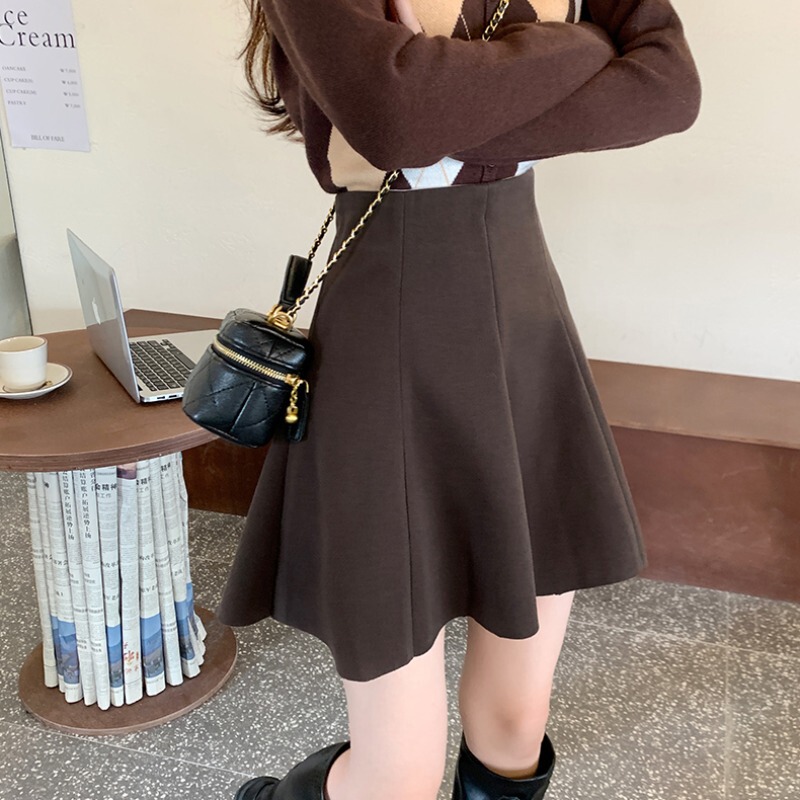 Plus-Size Woolen Pleated Skirt for Women, New Spring and Autumn A-Line High-Waisted Short Skirt, Slimming and Hip-Covering Umbrella Skirt