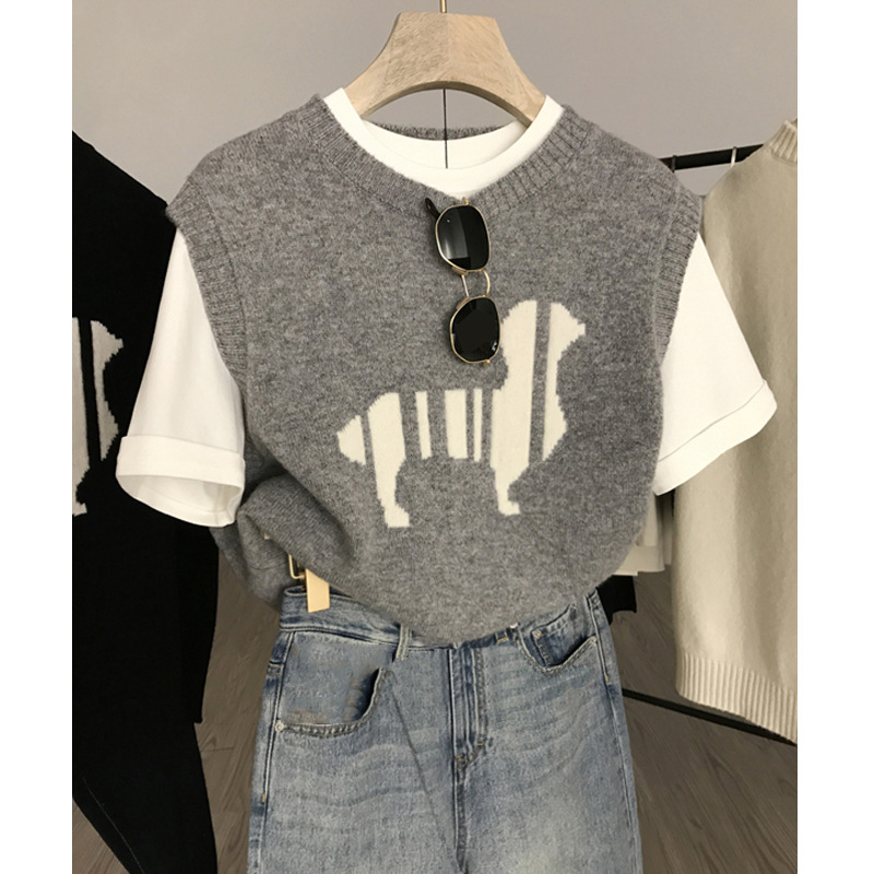 Woolen spring summer vest with a round collar sleevless
