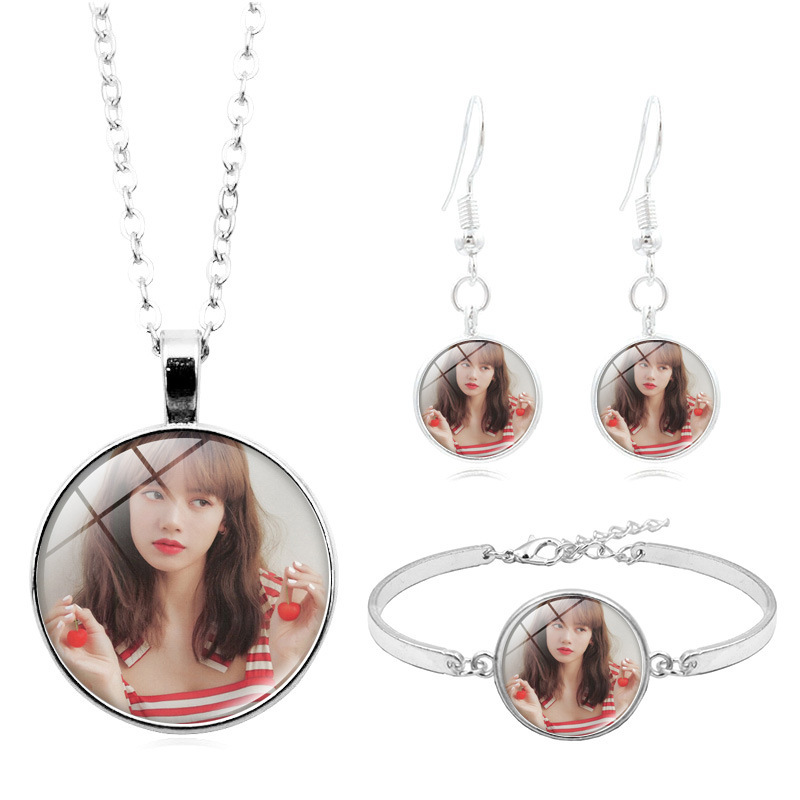 Combinación del Grupo de las mujeres de Corea del Sur Lisa collar traje de moda transfronteriza pulsera de plata pendientes de la joyería traje Rosa regalo de tinta
