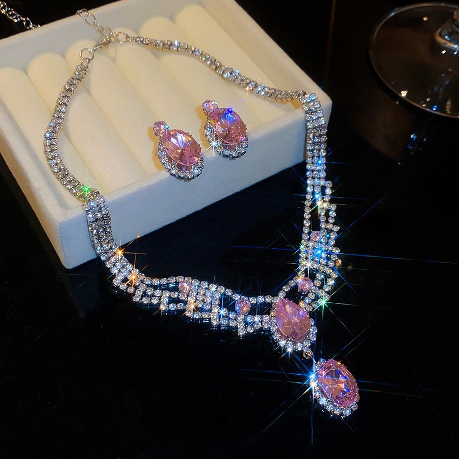 Collar de pendientes de diamantes con gotitas de agua transfronterizas europeas y americanas, colgante de moda de lujo ligero, cadena de clavícula, celebridad de Internet, joyería de alta gama, mujer