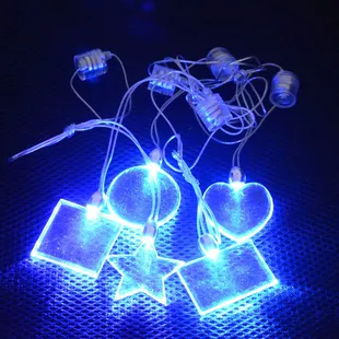 Светящиеся акриловые кулоны-подвески с LED