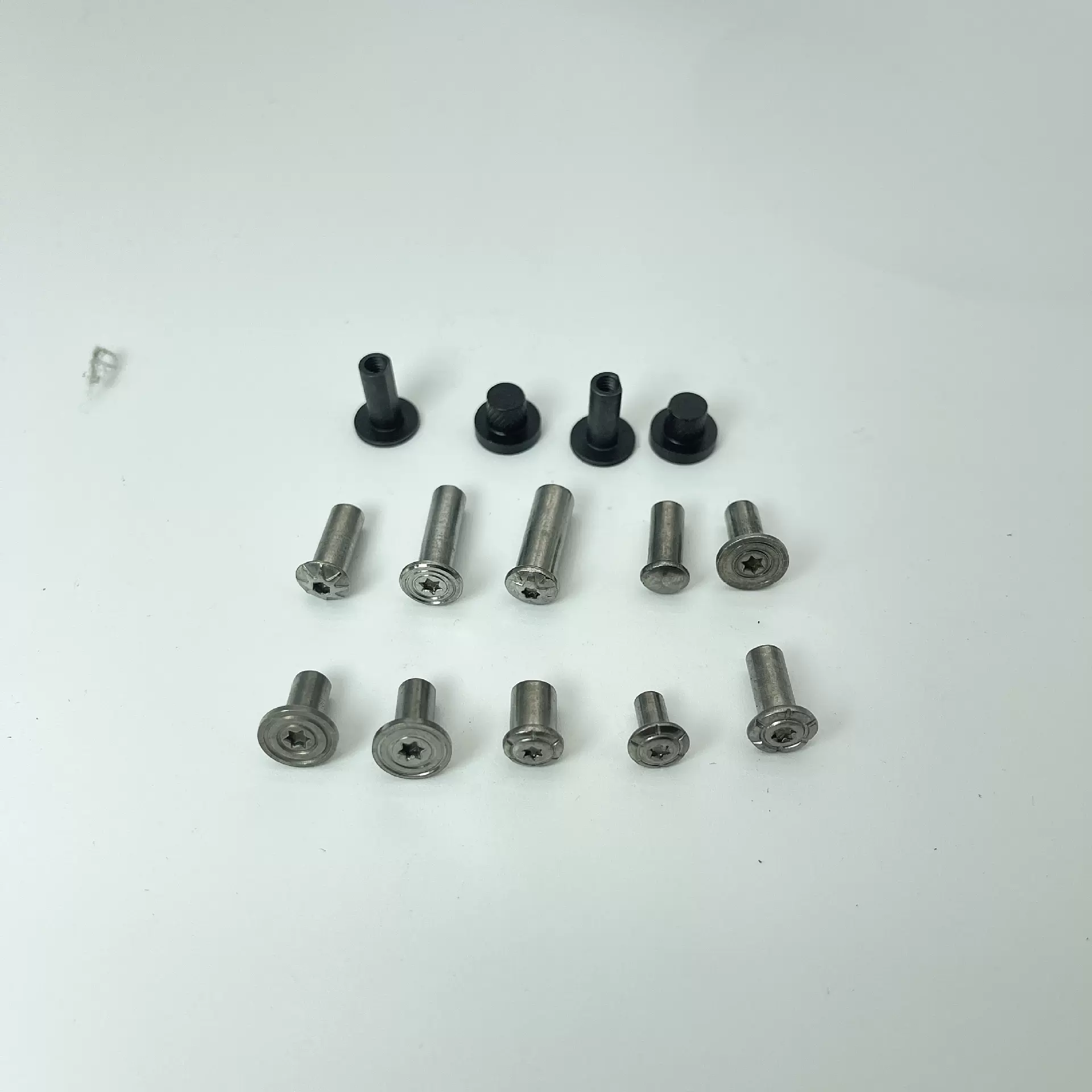 阳江铆钉厂批发蓝白锌半空心铁铆钉 白锌圆头铁铆钉 来图做货