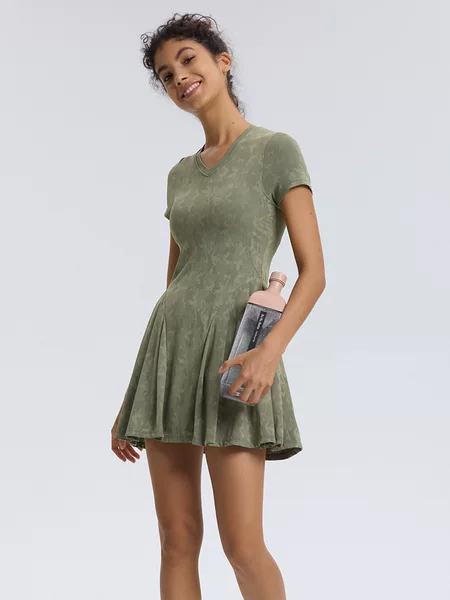 Cross-border camouflage jacquard sports tennis skirt with short sleeves, waist-cinching, hip-covering, expected dress with chest pads, fitness skirt-pants outfit