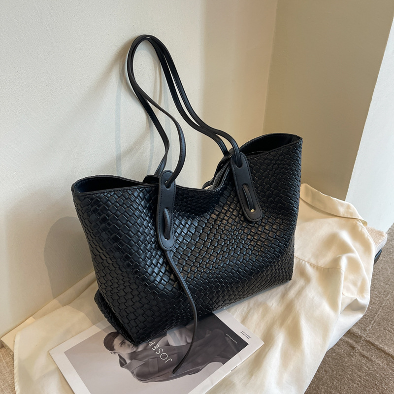 Grote geweven tas voor dames, nieuwe lente/zomer 2025, vintage, veelzijdig, schoudertas/handtas in Koreaanse stijl, geschikt om onder de arm te dragen._voghion.com