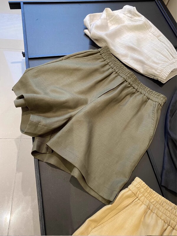 女性用ホワイトテンセルリネンショートパンツ、夏用薄手、小柄なAラインワイドパンツ、カジュアルでゆったりとした超見栄えの良いパンツ|undefined
