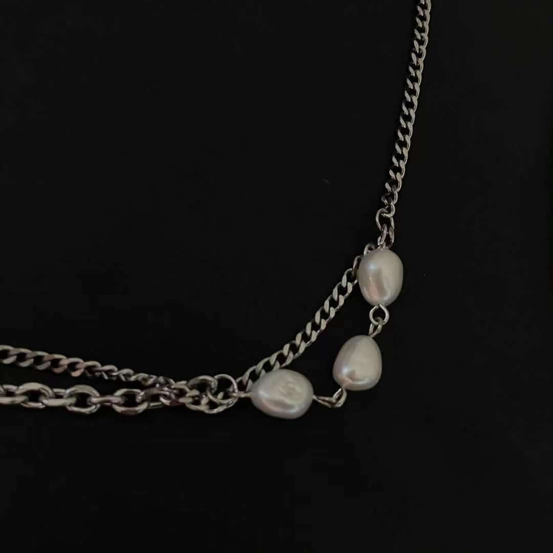 Fashion Geometric Pearl Double Layer Alloy Necklace Wholesale display picture 9