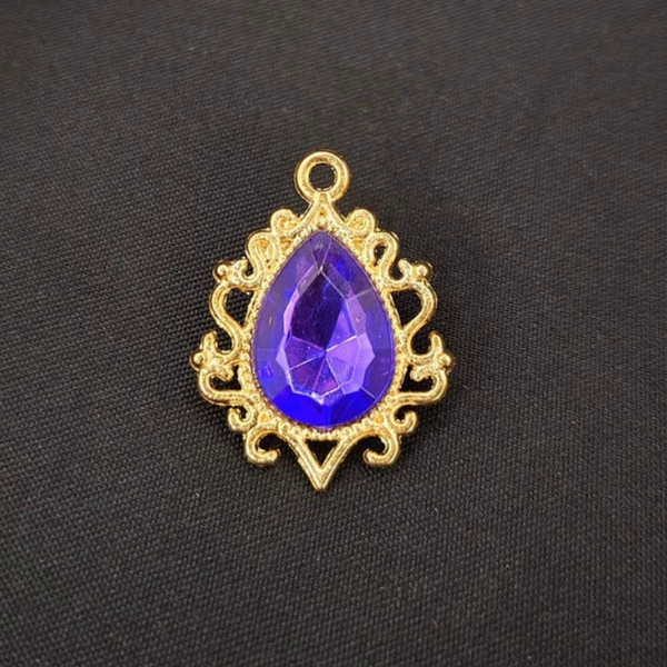 Gold background violet