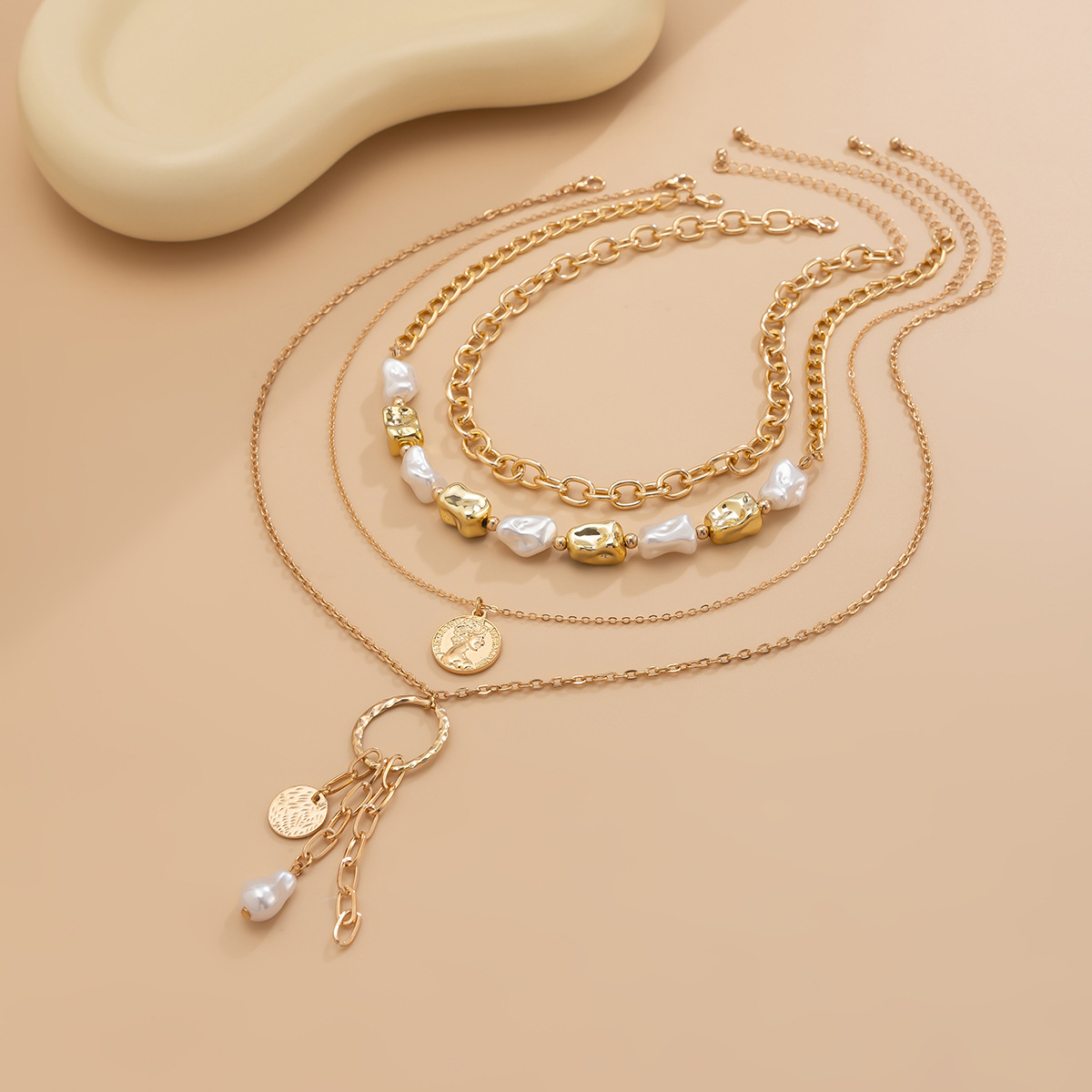 42g Weight Alloy Pendant Material Layered Necklaces Classification Alloy Chain Material 1 Piece Quantity Banquet, Tea Party Occasion Imitation Pearl, Alloy Material Geometric Pattern Women's Gender Plating Design Baroque Style Style Baroque Style Geometric Imitation Pearl Alloy Wholesale Layered Necklaces 4