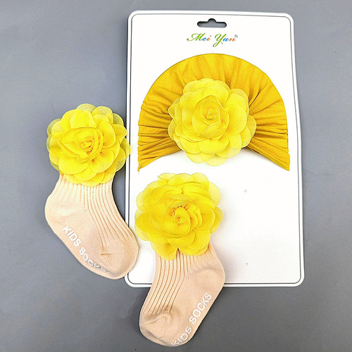 Autumn and winter baby fetal cap red chiffon flower hat cute boneless socks set baby fontanel protection Indian hat New Year