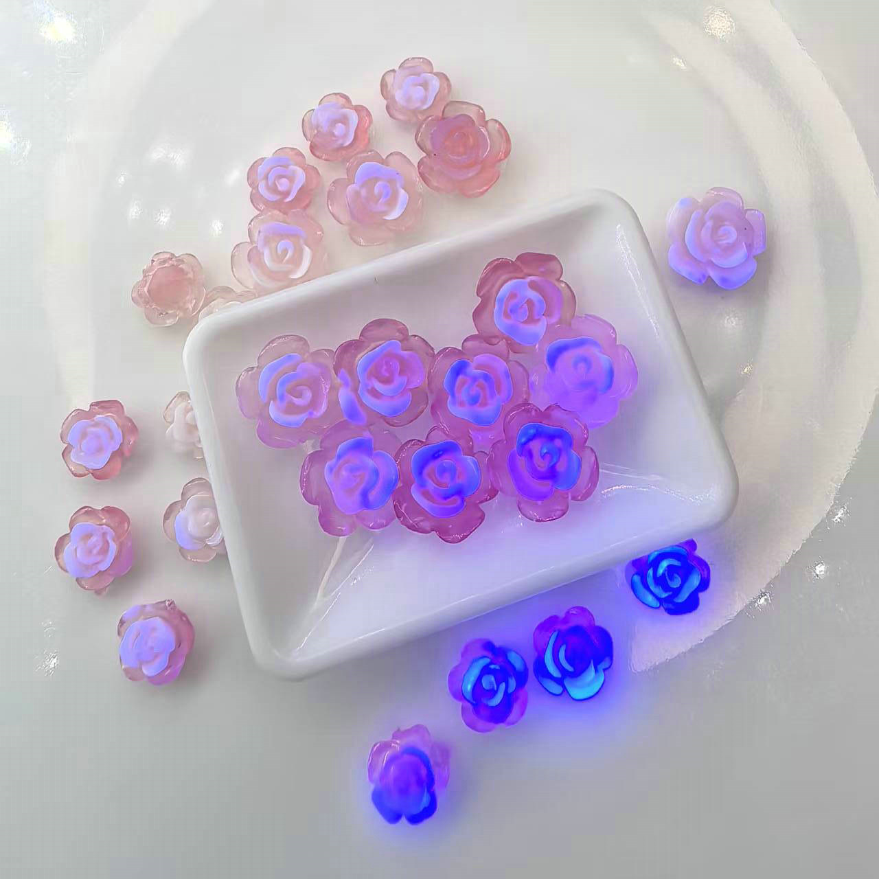 大小夜光光变玫瑰花夏天热卖美甲饰品外贸出口内销地摊都可以00