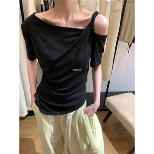 1*1Ī�����OӋ��С��¶��T��Ů2025�ļ��¿����б߅�@�����e����