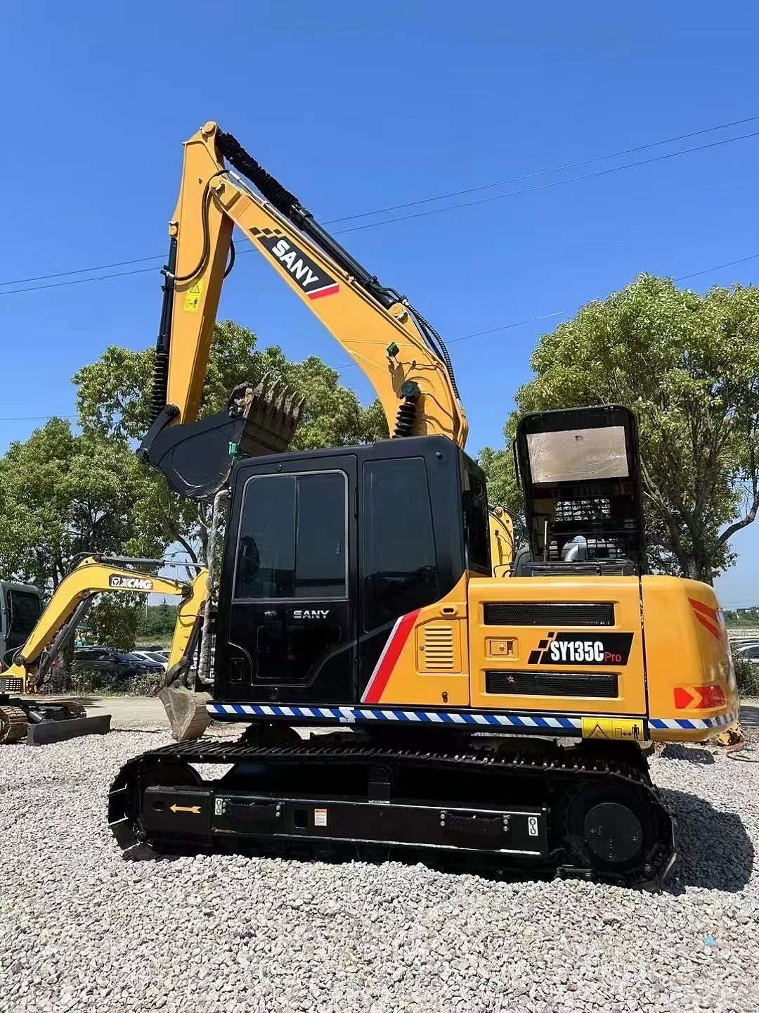 Excavadoras de segunda mano 130 120 135 150 en el país y en el extranjero marca Komatsu Hitachi III
