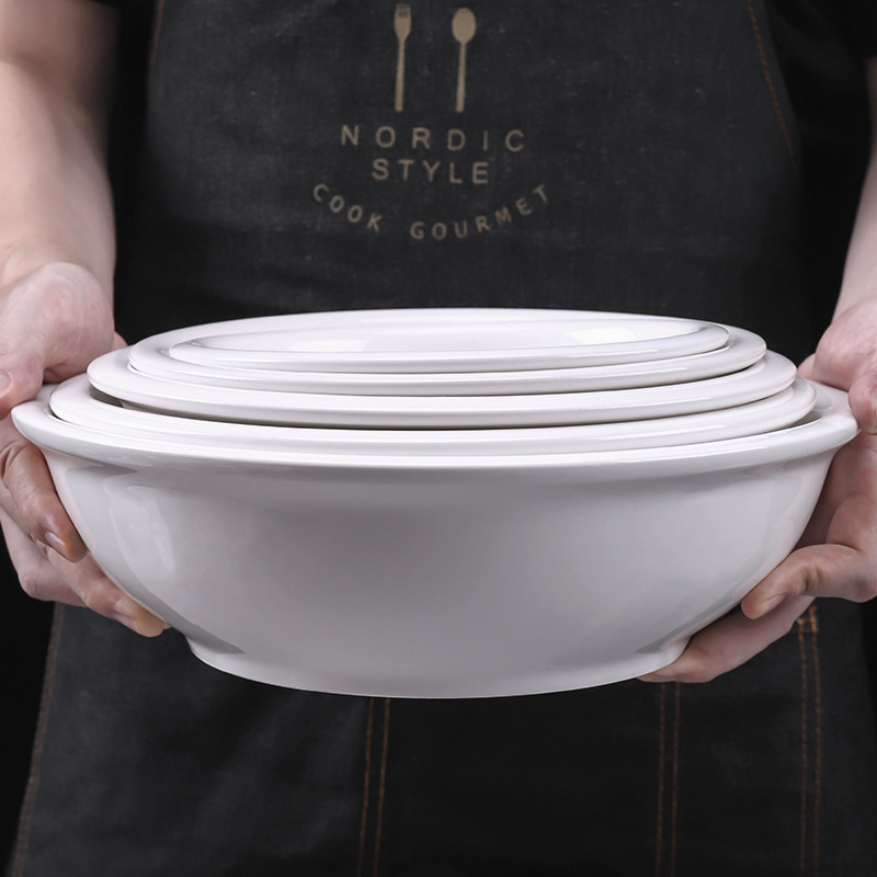 陶磁器のホテルの大きいスープの碗はご飯の大きい碗を詰めます。|undefined