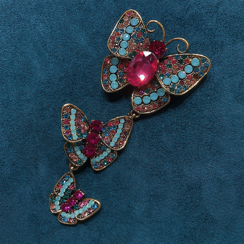 Creative long brooch